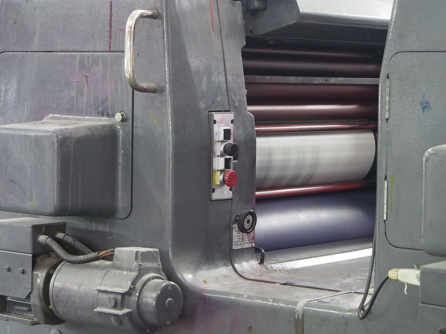 Ink spread across the roller train of an offset press